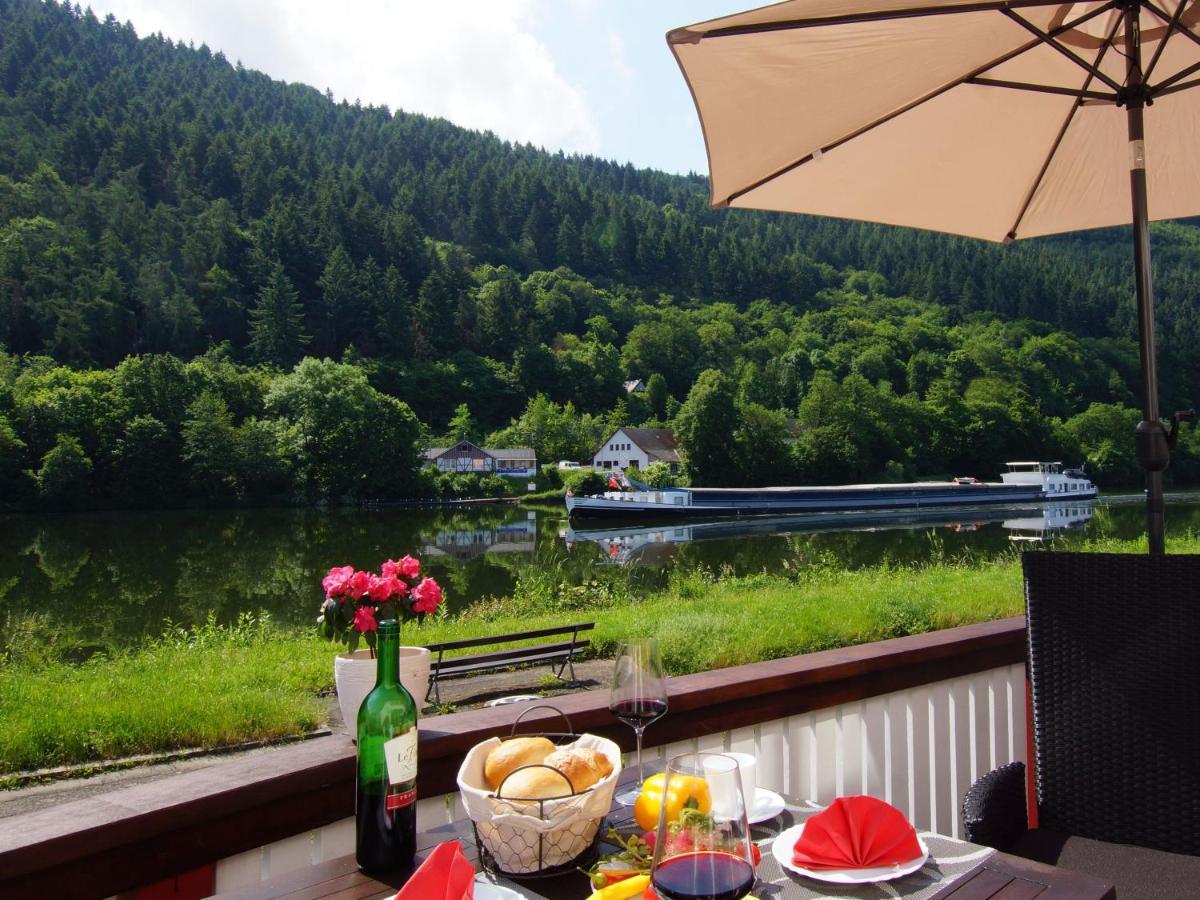 Altes Faehrhaus An Der Mosel Anno1633 Traben-Trarbach Exterior foto