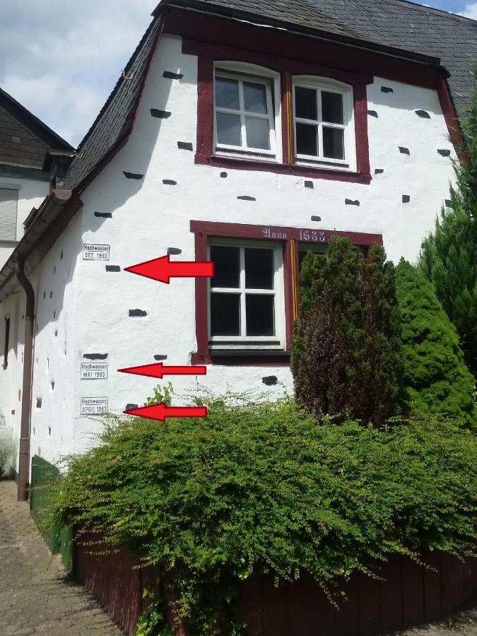 Altes Faehrhaus An Der Mosel Anno1633 Traben-Trarbach Exterior foto