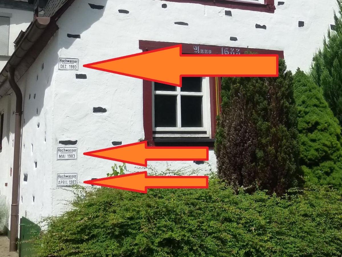 Altes Faehrhaus An Der Mosel Anno1633 Traben-Trarbach Exterior foto