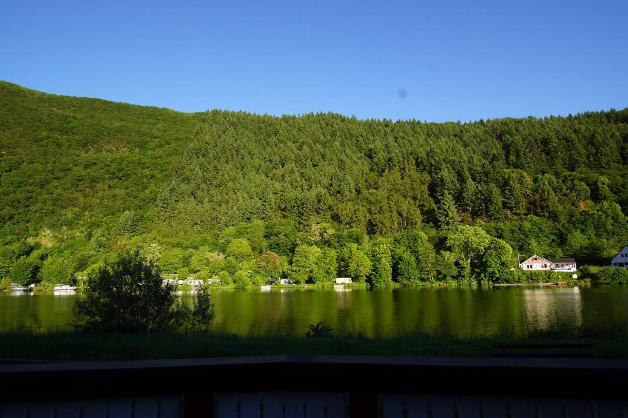Altes Faehrhaus An Der Mosel Anno1633 Traben-Trarbach Exterior foto